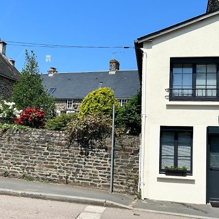 La Petite Maison Pont-d'Ouilly Exterior photo